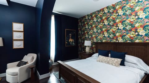 Comfortable Unit with King size bed