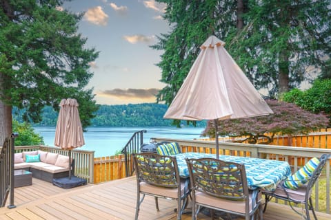 Outdoor patio with BBQ 