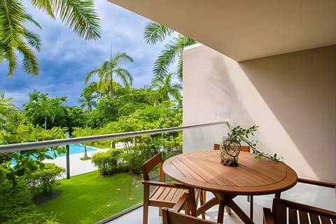 On site,Seating area,Coffee / tea facilities,Area and facilities,Balcony / Terrace,Garden,Natural landscape,Patio,Living Room,Location,View(from property / room),Garden view,Bird's eye view