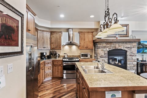 Fully Stocked Chefs Kitchen