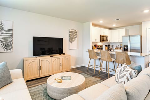 Living Room | 1st Floor | Queen Sleeper Sofa | Central A/C & Heat | Smart TV