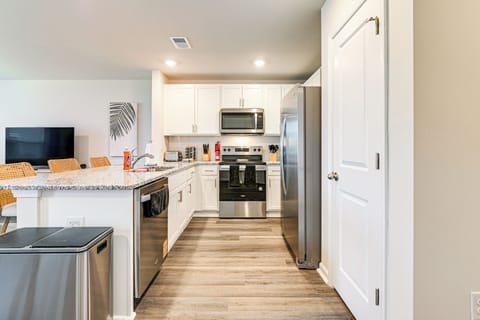 Kitchen | 1st Floor | Dishwasher