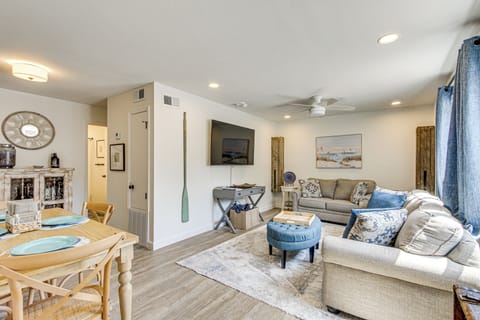 Ocean Springs Vacation Rental | 1BR | 1BA | 600 Sq Ft | 2 Steps to Enter