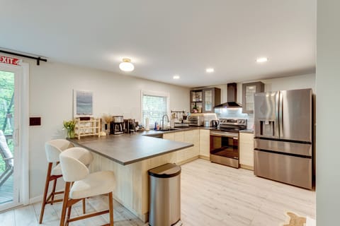 Kitchen | Main Level