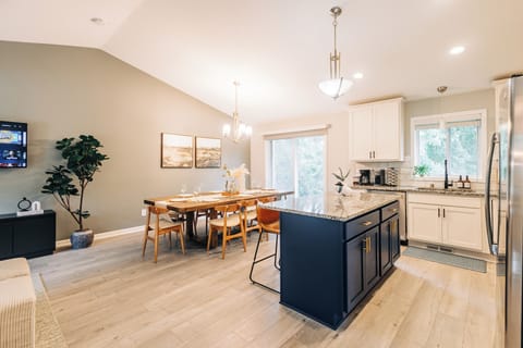 An overview of our kitchen and dinning area