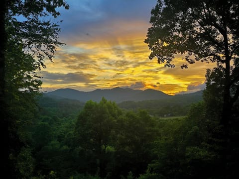 When the sunsets is when the show starts