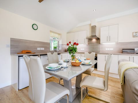 Open plan living space | Hollywood - The Victorian Barn, Blandford Forum