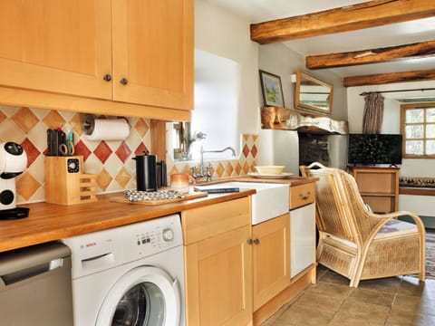 Kitchen, Furniture, Interior Design, Countertop, Cabinetry, Flooring, Kitchen Appliance, Home, Lighting, Room