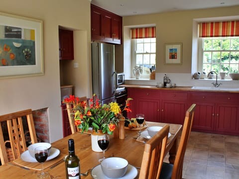 Shade, Mountain Range, Outdoor Structure, Eco Hotel, Deck, Outdoor Furniture, Garden, Chair, Landscaping, Hardwood