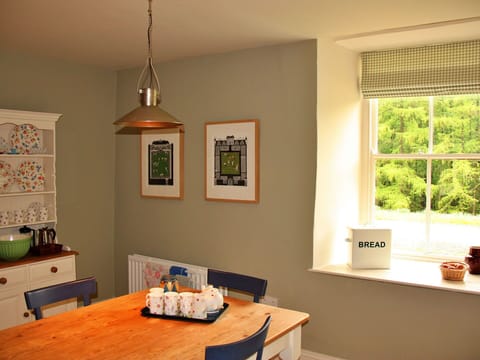 Shade, Mountain Range, Outdoor Structure, Eco Hotel, Deck, Outdoor Furniture, Garden, Chair, Landscaping, Hardwood