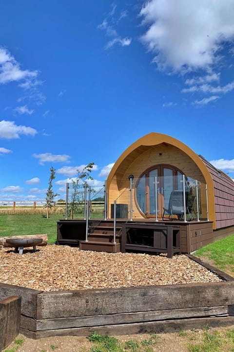 Shade, Mountain Range, Outdoor Structure, Eco Hotel, Deck, Outdoor Furniture, Garden, Chair, Landscaping, Hardwood