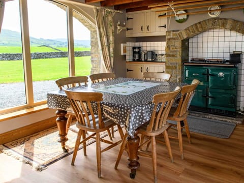 Shade, Mountain Range, Outdoor Structure, Eco Hotel, Deck, Outdoor Furniture, Garden, Chair, Landscaping, Hardwood