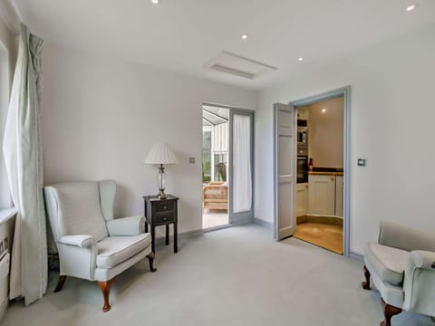 Shade, Mountain Range, Outdoor Structure, Eco Hotel, Deck, Outdoor Furniture, Garden, Chair, Landscaping, Hardwood