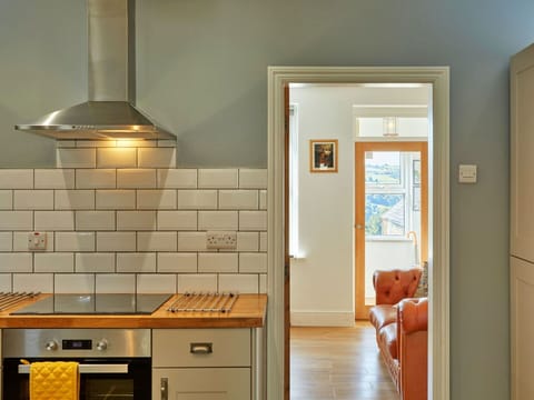 Deck, Shade, Hardwood, Outdoor Furniture, Balcony, Plank, Eco Hotel, Swimming Pool, Wood Flooring, Resort