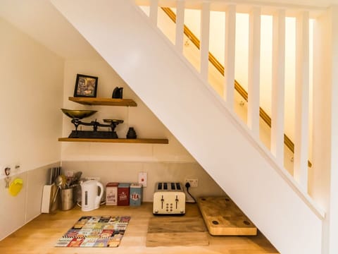 Deck, Shade, Hardwood, Outdoor Furniture, Balcony, Plank, Eco Hotel, Swimming Pool, Wood Flooring, Resort