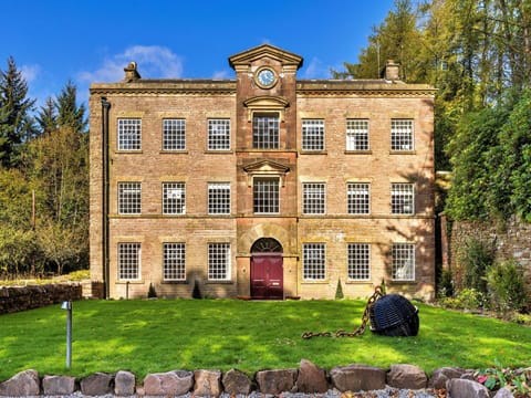 Deck, Shade, Hardwood, Outdoor Furniture, Balcony, Plank, Eco Hotel, Swimming Pool, Wood Flooring, Resort