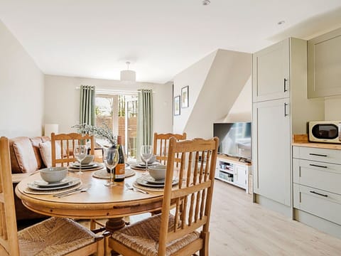 Deck, Shade, Hardwood, Outdoor Furniture, Balcony, Plank, Eco Hotel, Swimming Pool, Wood Flooring, Resort