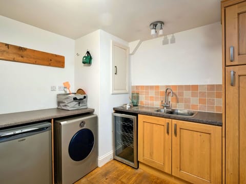 Deck, Shade, Hardwood, Outdoor Furniture, Balcony, Plank, Eco Hotel, Swimming Pool, Wood Flooring, Resort