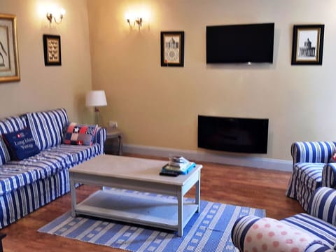 Deck, Shade, Hardwood, Outdoor Furniture, Balcony, Plank, Eco Hotel, Swimming Pool, Wood Flooring, Resort