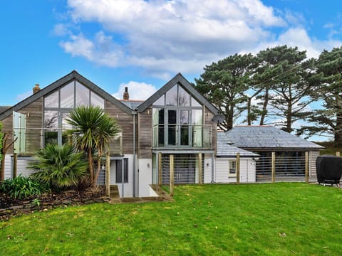 Apartment, Mountain Range, Valley, Alps, Hotel, Mountain Village