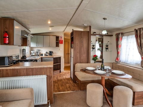 Apartment, Mountain Range, Valley, Alps, Hotel, Mountain Village