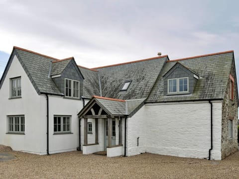 Apartment, Mountain Range, Valley, Alps, Hotel, Mountain Village