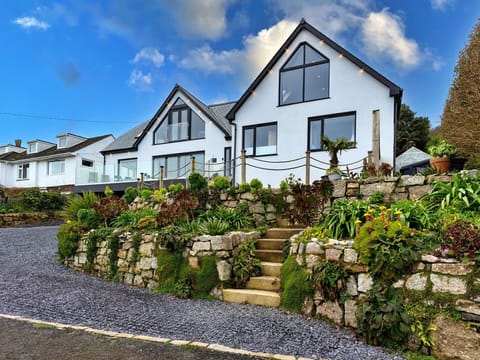 Apartment, Mountain Range, Valley, Alps, Hotel, Mountain Village