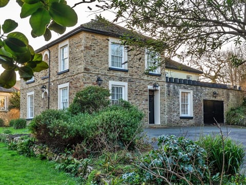 Apartment, Balcony, Shade, Marina, Hotel, Dock