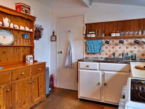 Apartment, Mountain Range, Valley, Alps, Hotel, Mountain Village