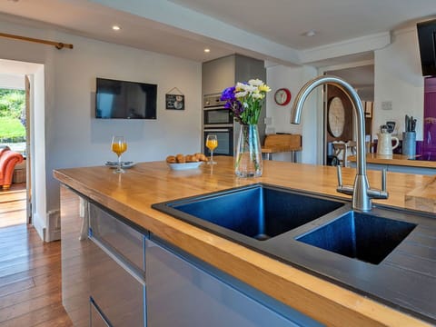 Apartment, Mountain Range, Valley, Alps, Hotel, Mountain Village