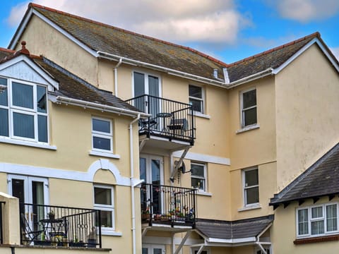 Apartment, Balcony, Shade, Marina, Hotel, Dock