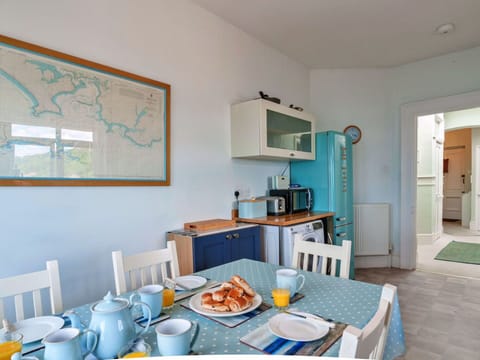 Furniture, Wood, Flooring, Interior Design, Floor, Ceiling, Room, Chair, Apartment, Wood Stain