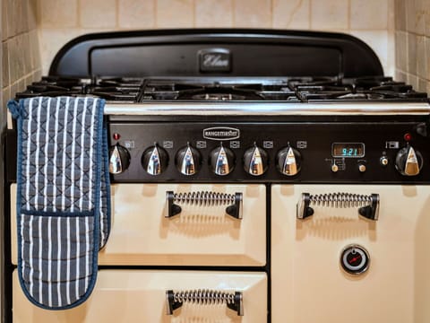 Apartment, Balcony, Shade, Marina, Hotel, Dock