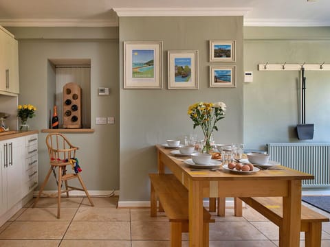 Apartment, Balcony, Shade, Marina, Hotel, Dock