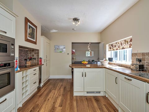 Apartment, Balcony, Shade, Marina, Hotel, Dock