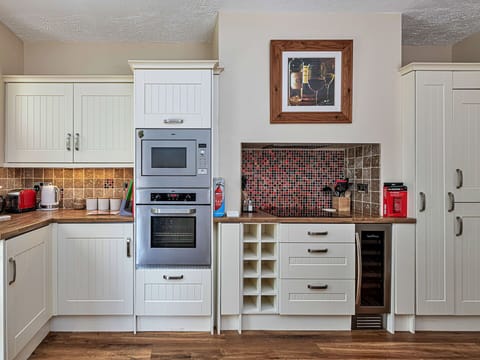 Apartment, Balcony, Shade, Marina, Hotel, Dock