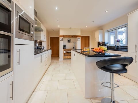 Apartment, Balcony, Shade, Marina, Hotel, Dock