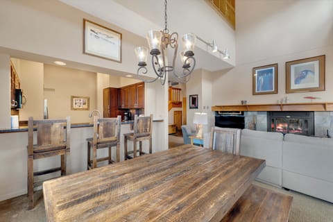 Dining area plus Breakfast Counter