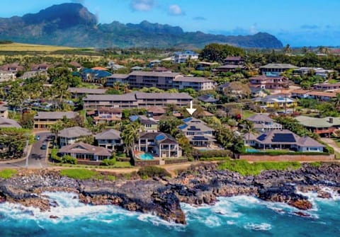 Arrow points to fabulous oceanfront location! (1)