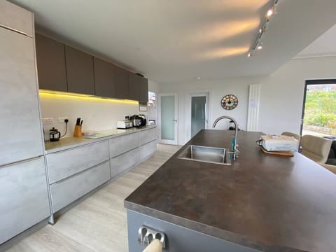 aa229095-be86-4fdc-a878-cfb938320ee5