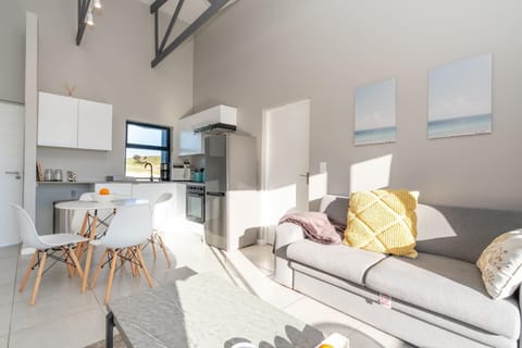 Lagoon View 86 @ Millennial Arch (2949)