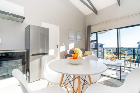 Lagoon View 86 @ Millennial Arch (2950)