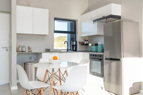 Lagoon View 86 @ Millennial Arch (2942)