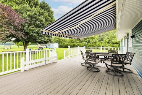 Deck | Fenced-In Yard | Gas Grill | Wood-Burning Fire Pit