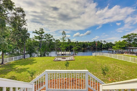 Fanning Springs Vacation Rental | 3BR | 2BA | 1,300 Sq Ft | Stairs to Enter