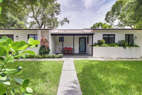 Miami Vacation Rental | 5BR | 4BA | 3,400 Sq Ft | 2 Steps to Enter