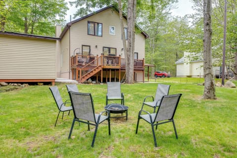 Tobyhanna Vacation Rental | 5BR | 4BA | 3,000 Sq Ft | 8 Steps to Enter