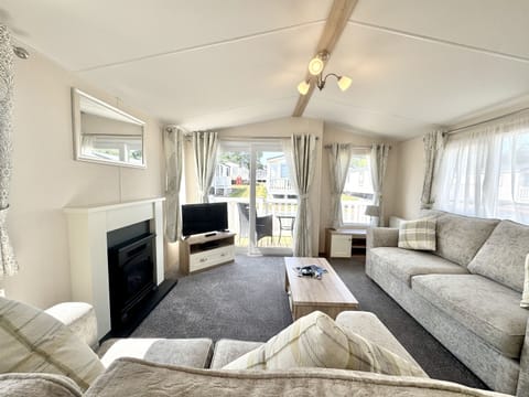 Living Room / Lounge