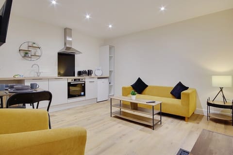 Living Room / Lounge