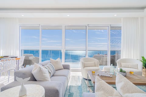 Family Room (1)